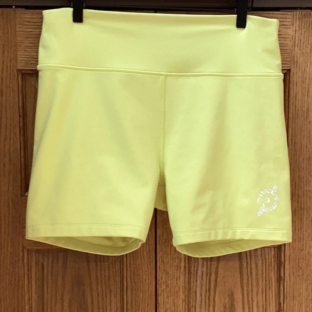 Peloton yellow Cadent 5 bike shorts. Women’s size 1X